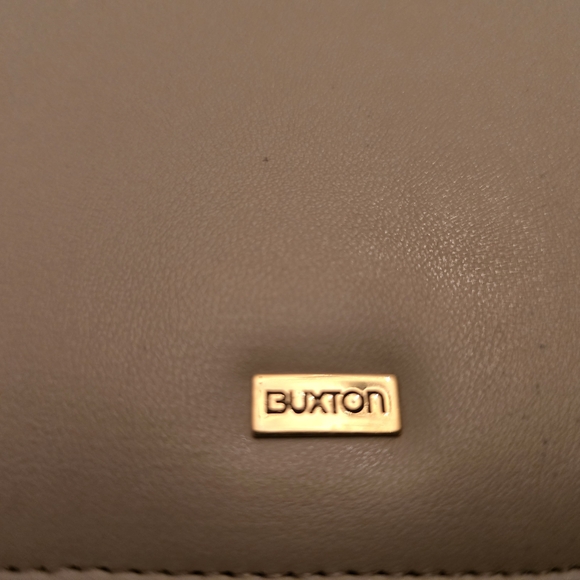 Buxton Tan Wallet/Crossbody, Excellent Condition, Missing Chain - Picture 3 of 13